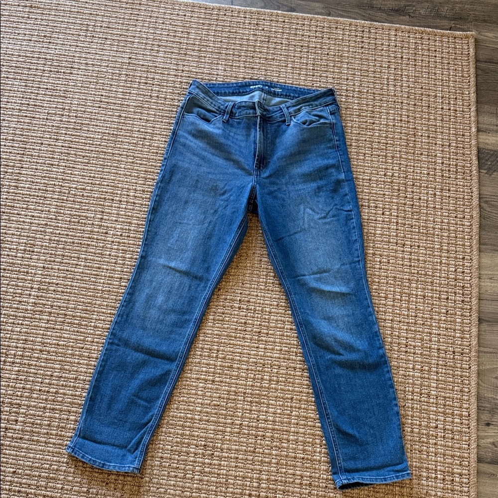 Old Navy Women's High-Rise Wow Straight Jeans - Medium Blue Denim